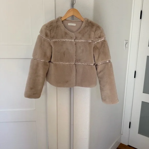 Vita Grace Women's Taupe Faux Fur Teddy Jacket - Plush Short Coat - Picture 2 of 6